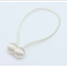 Carregar imagem no visualizador da galeria, Imã de cortina ( 2 uni )