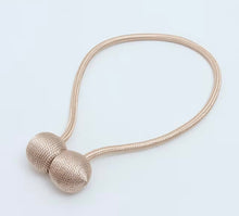 Carregar imagem no visualizador da galeria, Imã de cortina ( 2 uni )
